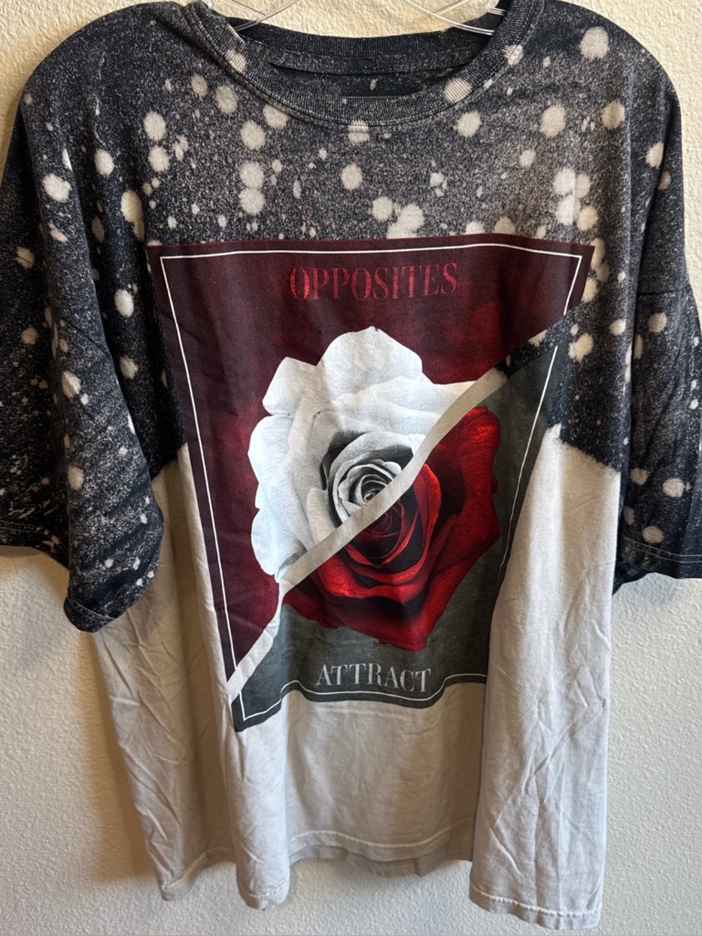 Women’s Rue 21 T-shirt with cute design. Size XL.